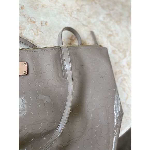 Kate Spade patent leather tote handbag- beige - tan - Picture 7 of 16